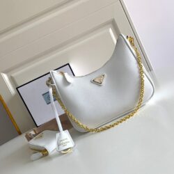 Bolso de piel Prada Re-Edition 2005