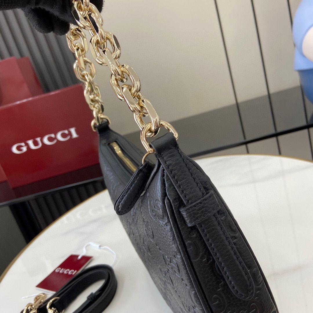 Bolso de hombro GG Emblem pequeño Gucci - Imagen 3