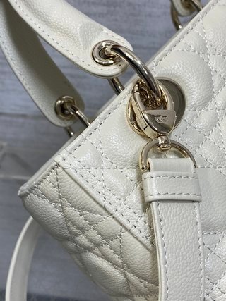 Bolso mediano Lady Dior DIOR - Imagen 5