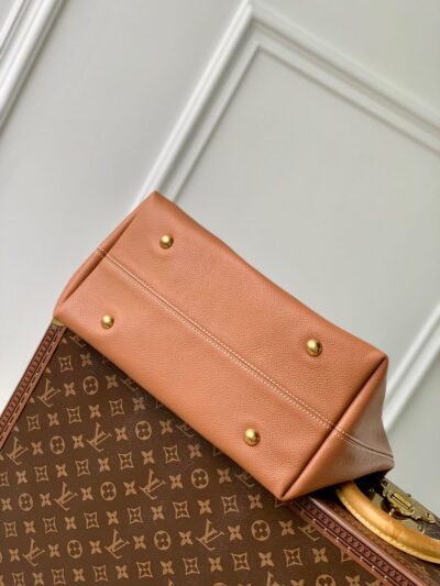 Bolso Low Key Hobo MM Louis Vuitton - Imagen 5