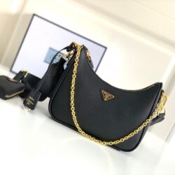 Bolso de piel Prada Re-Edition 2005