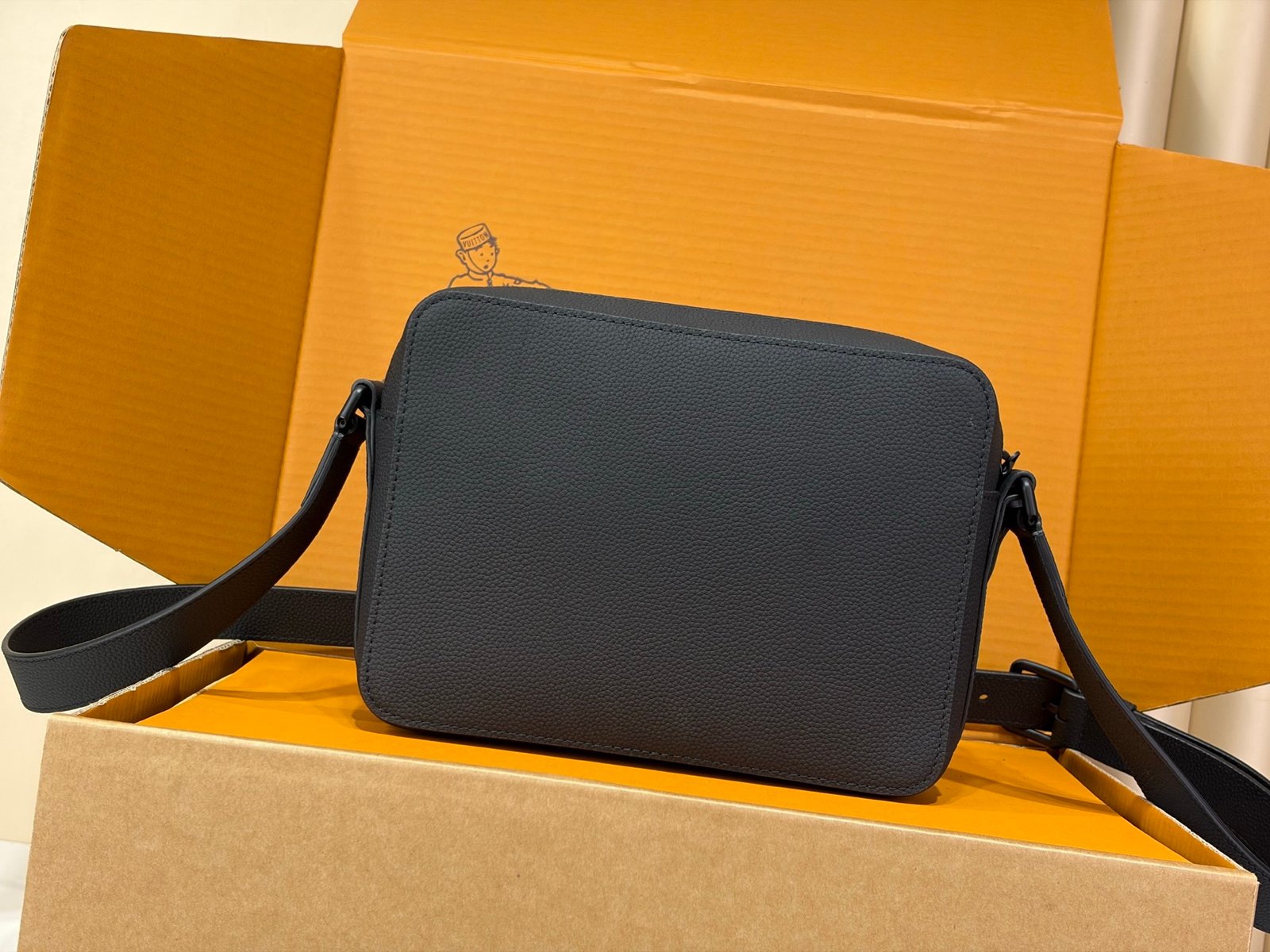 Bolso Messenger Boarding Louis Vuitton - Imagen 3