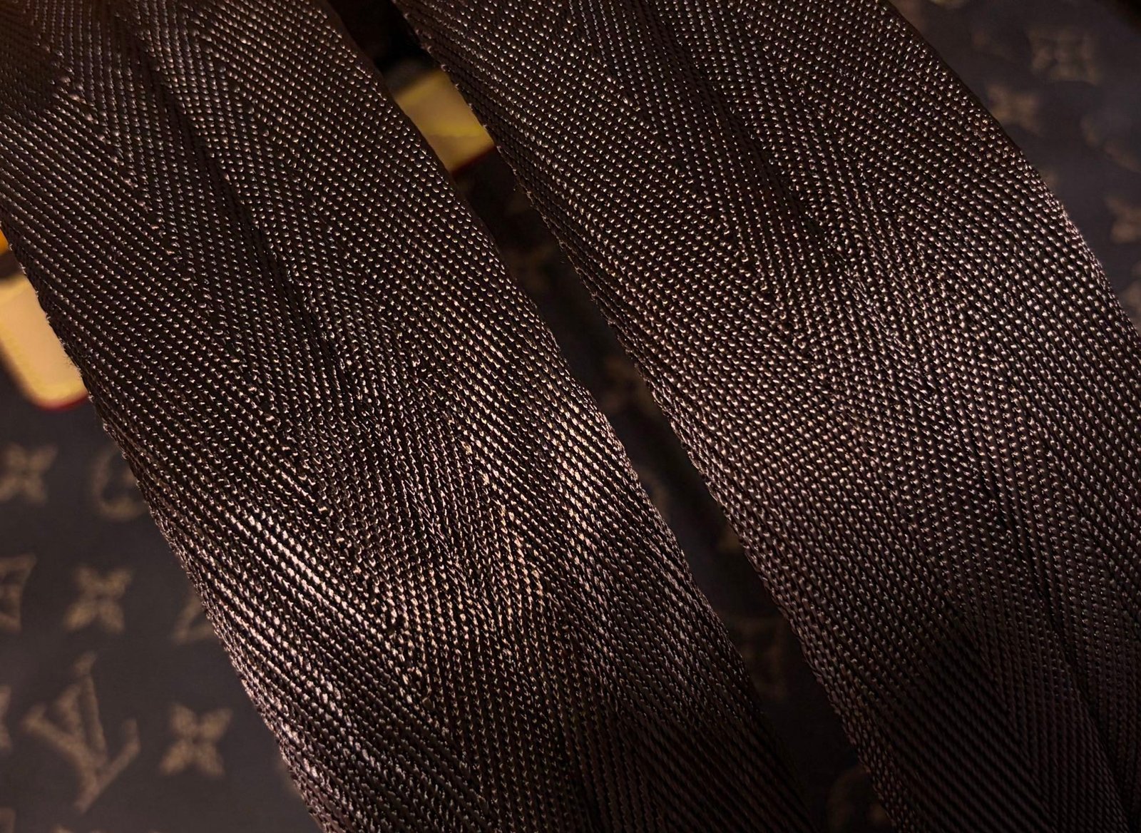 Mochila Christopher East West MM Louis Vuitton - Imagen 7