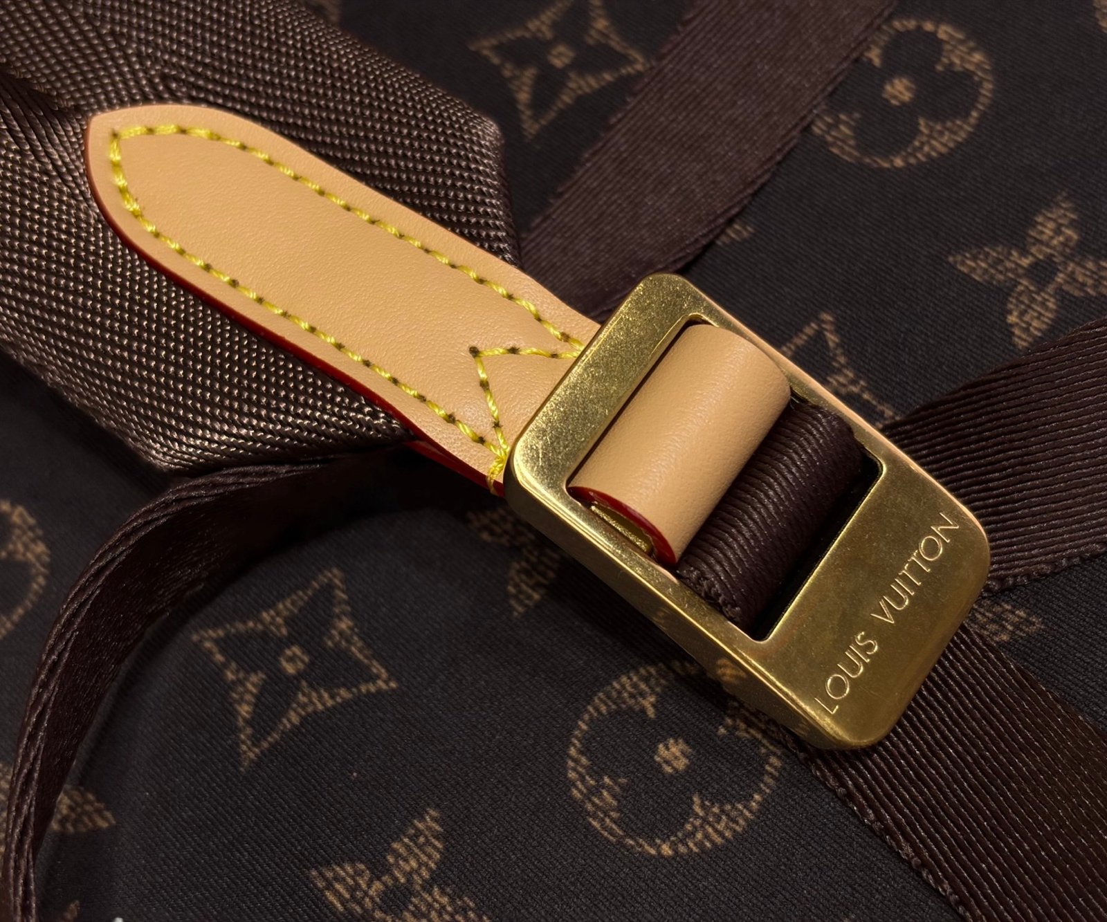 Mochila Track MM Louis Vuitton - Imagen 4