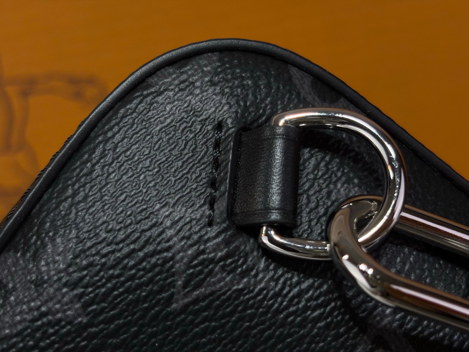 Mochila bandolera Avenue NM Louis Vuitton - Imagen 6