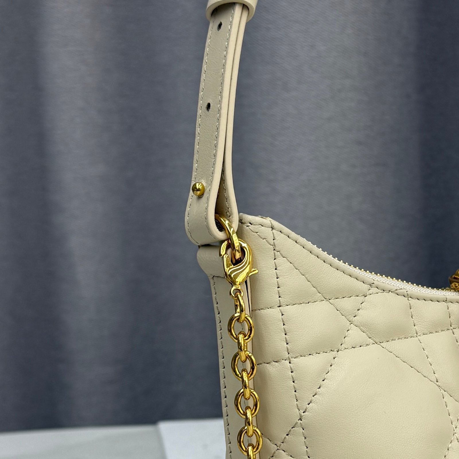 Minibolso Miss Caro Diorling con cadena Dior - Imagen 4