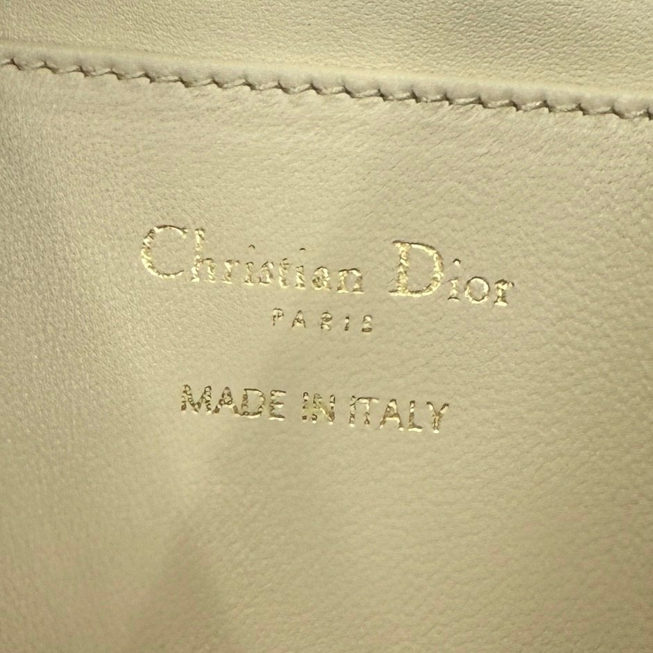 Minibolso Miss Caro Diorling con cadena Dior - Imagen 9