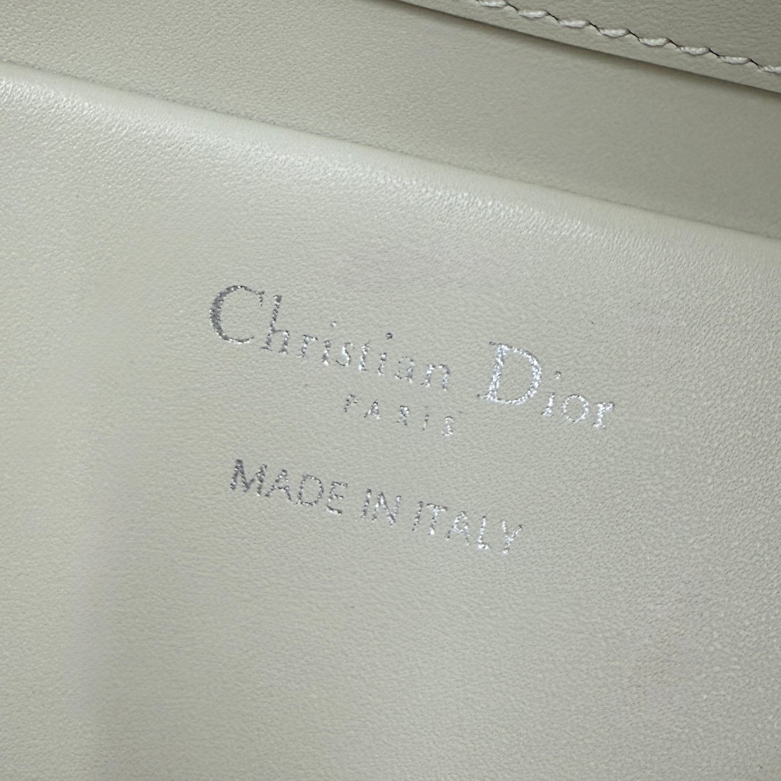 Bolso tote vertical pequeño Dior Toujours - Imagen 9