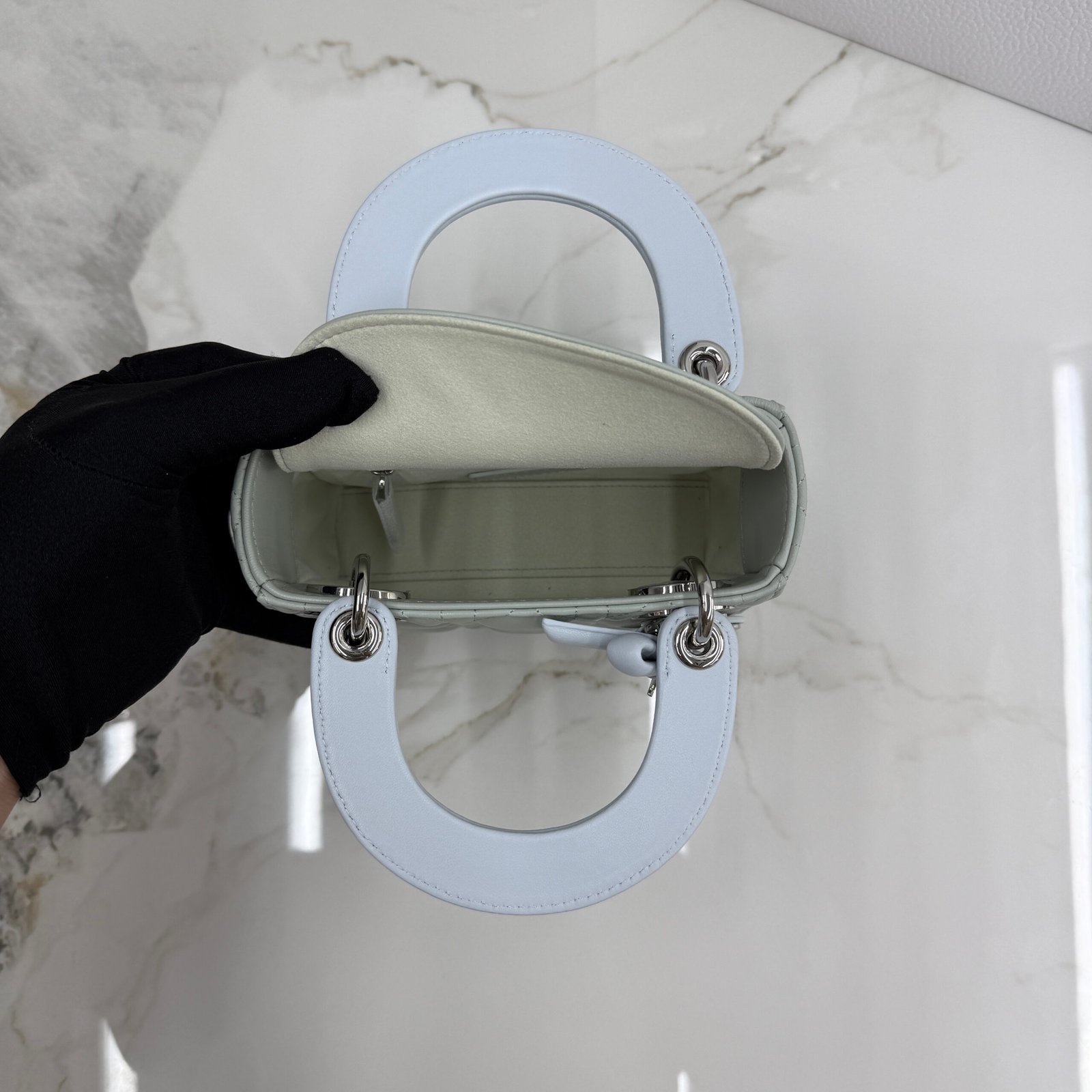 Bolso mini Lady Dior Dior Or con cadena - Imagen 8