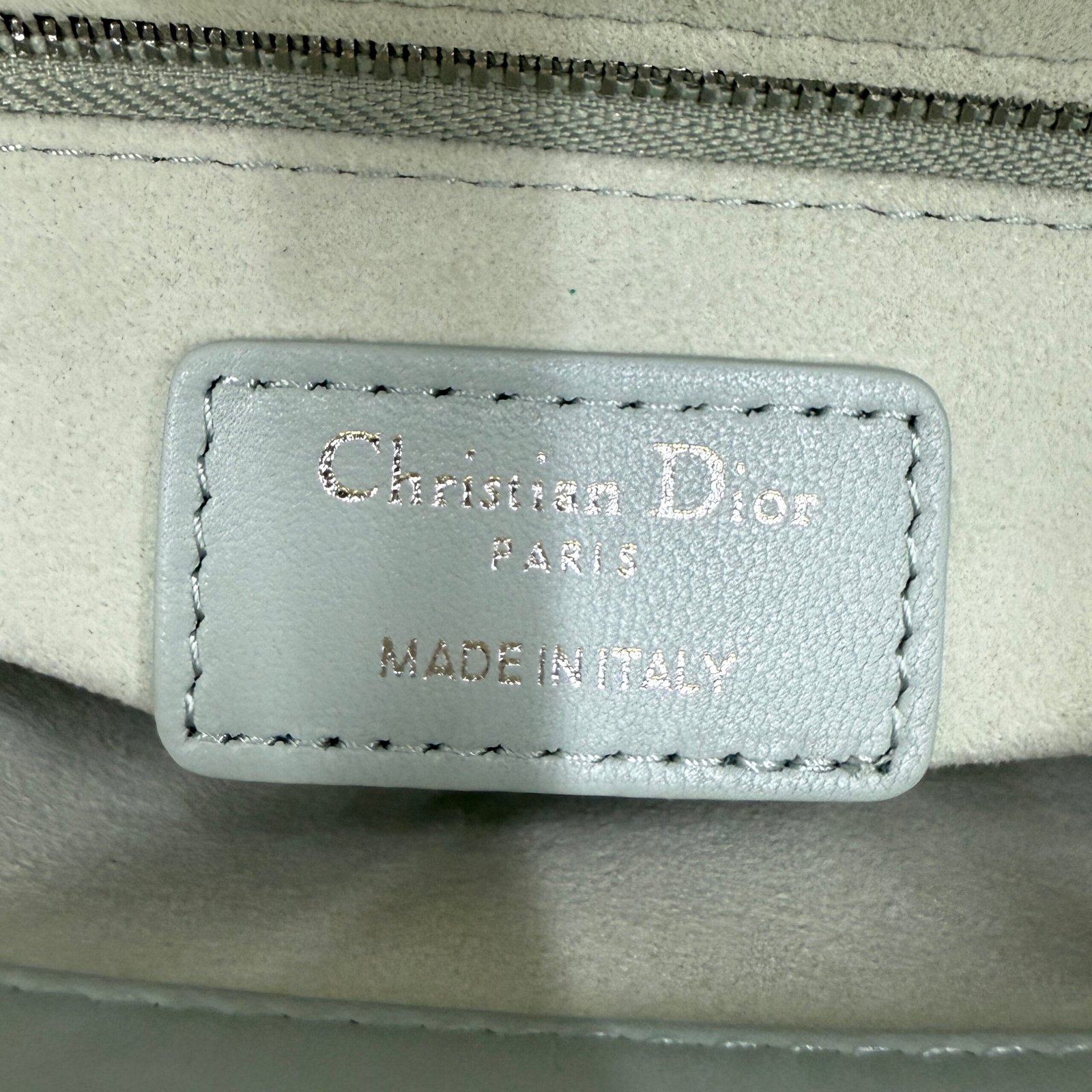 Bolso mini Lady Dior Dior Or con cadena - Imagen 9