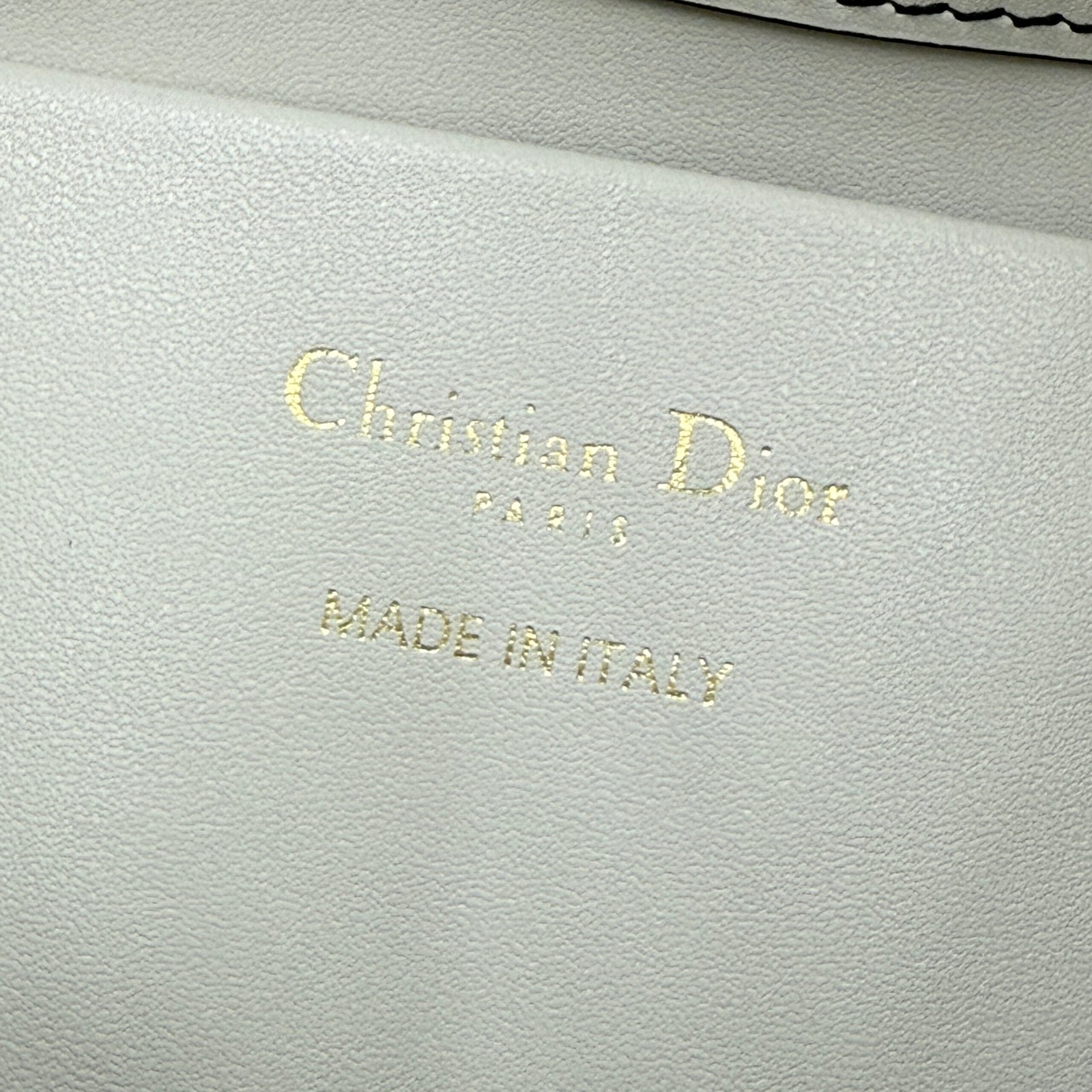 Bolso tote vertical pequeño Dior Toujours - Imagen 9