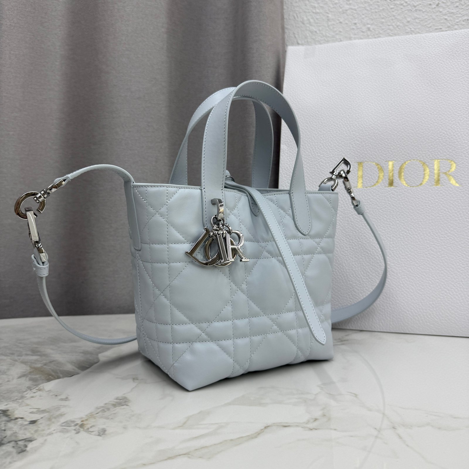 Bolso tote vertical pequeño Dior Toujours - Imagen 2