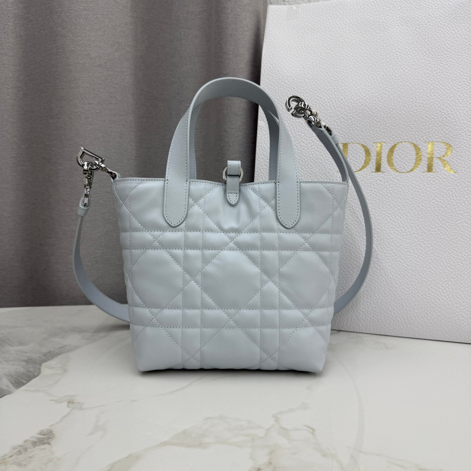 Bolso tote vertical pequeño Dior Toujours - Imagen 3