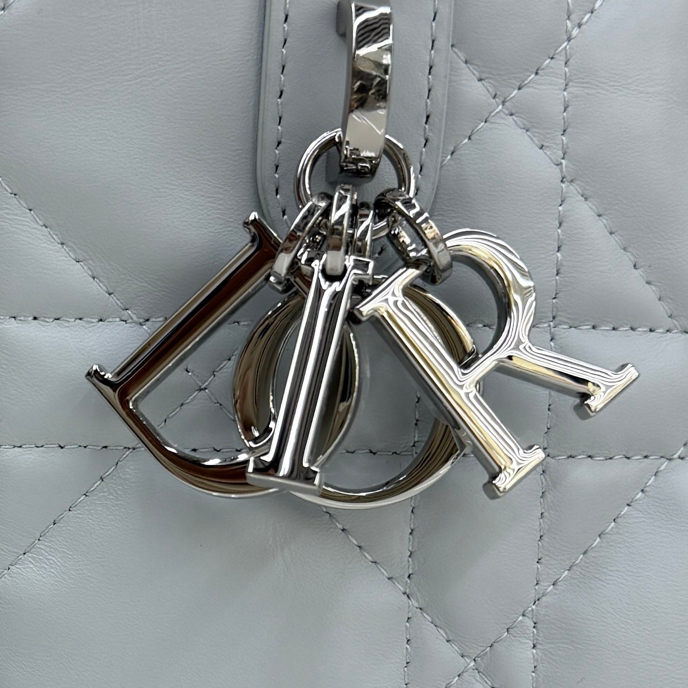 Bolso tote vertical pequeño Dior Toujours - Imagen 5