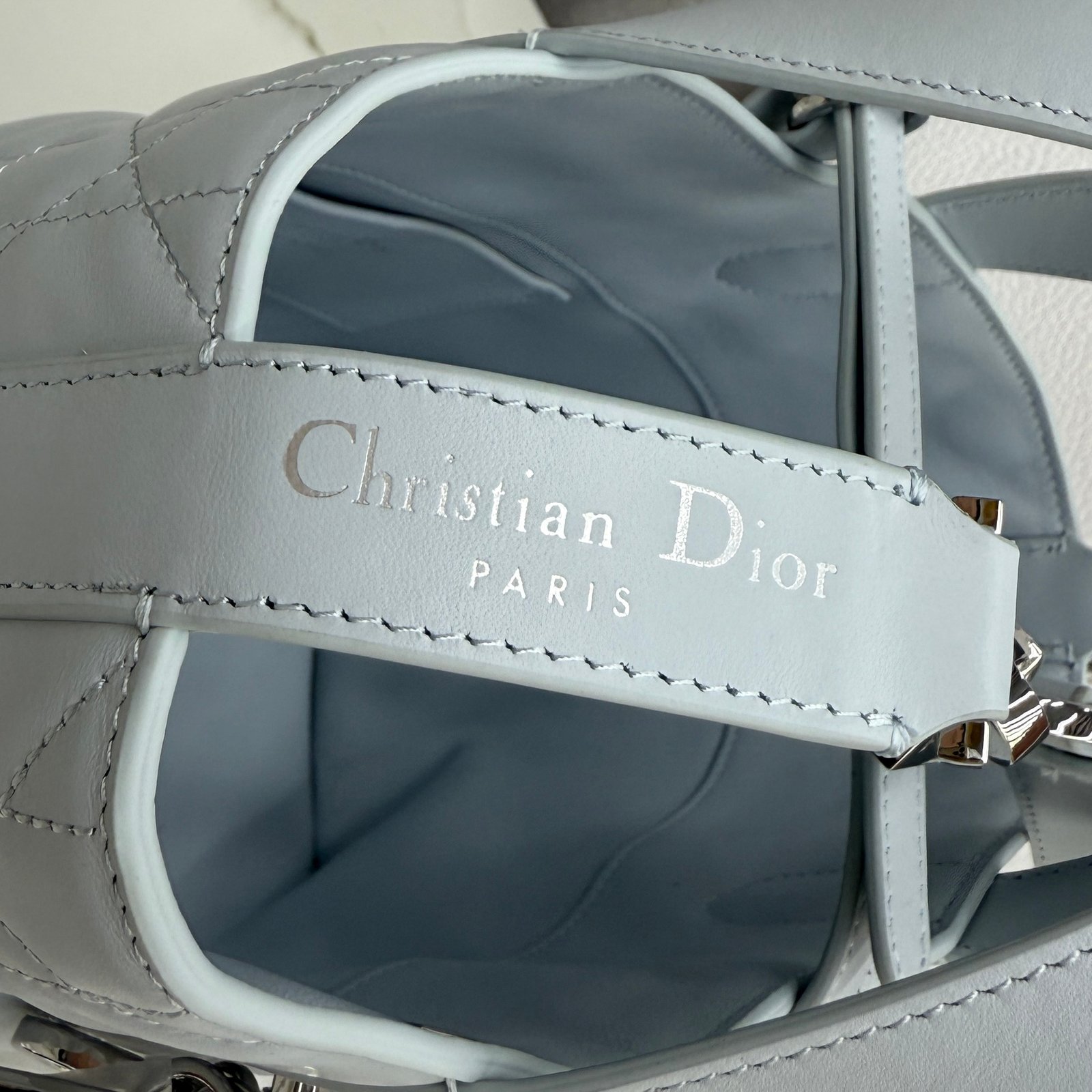 Bolso tote vertical pequeño Dior Toujours - Imagen 6