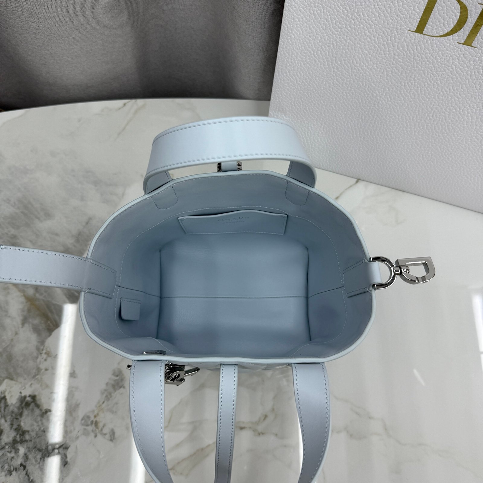 Bolso tote vertical pequeño Dior Toujours - Imagen 8