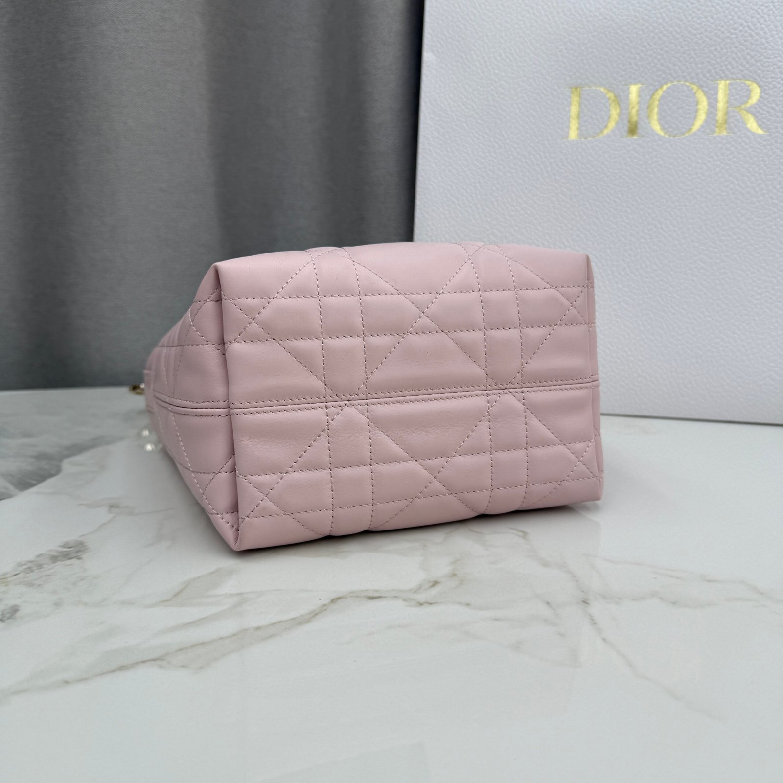 Bolso tote vertical pequeño Dior Toujours - Imagen 4