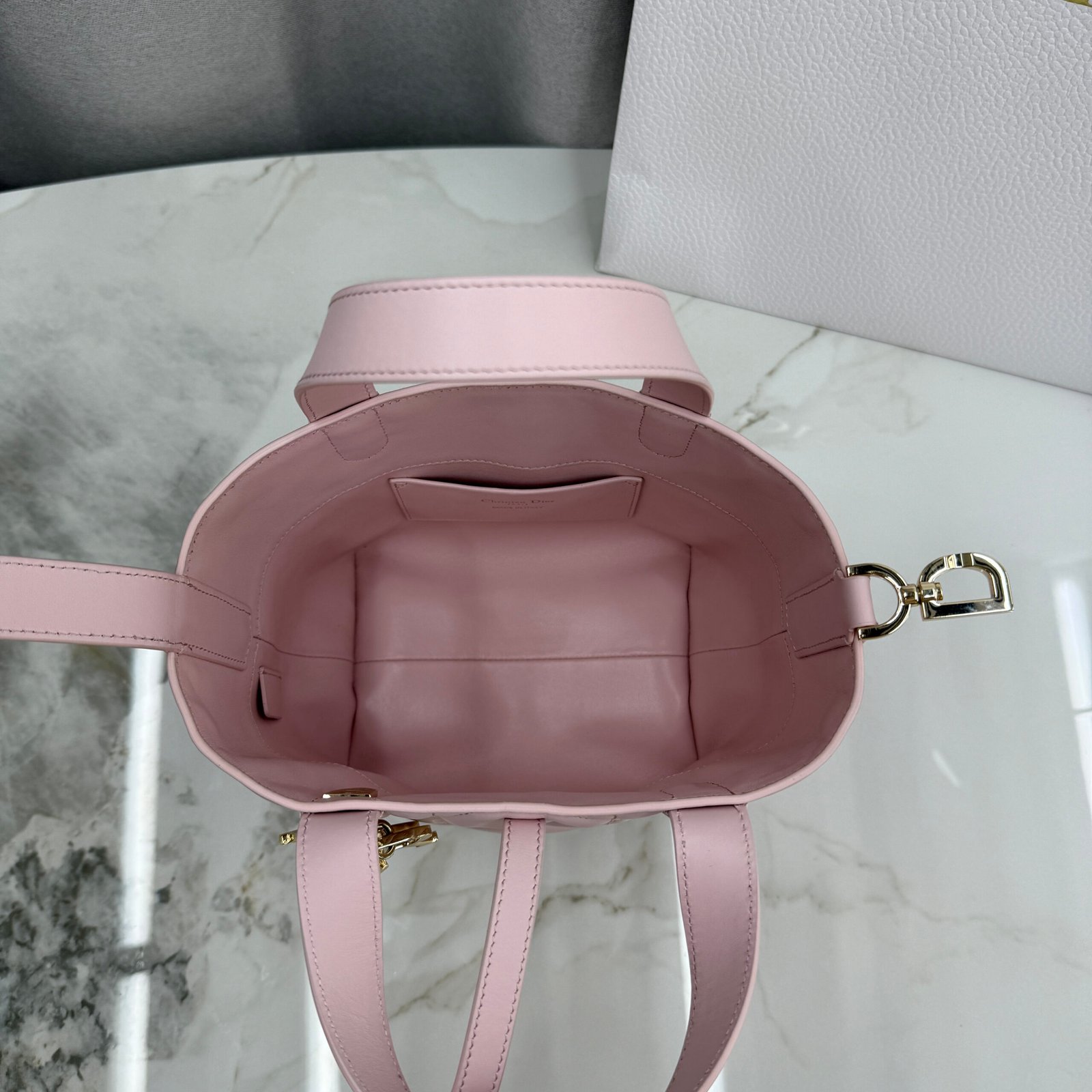 Bolso tote vertical pequeño Dior Toujours - Imagen 8