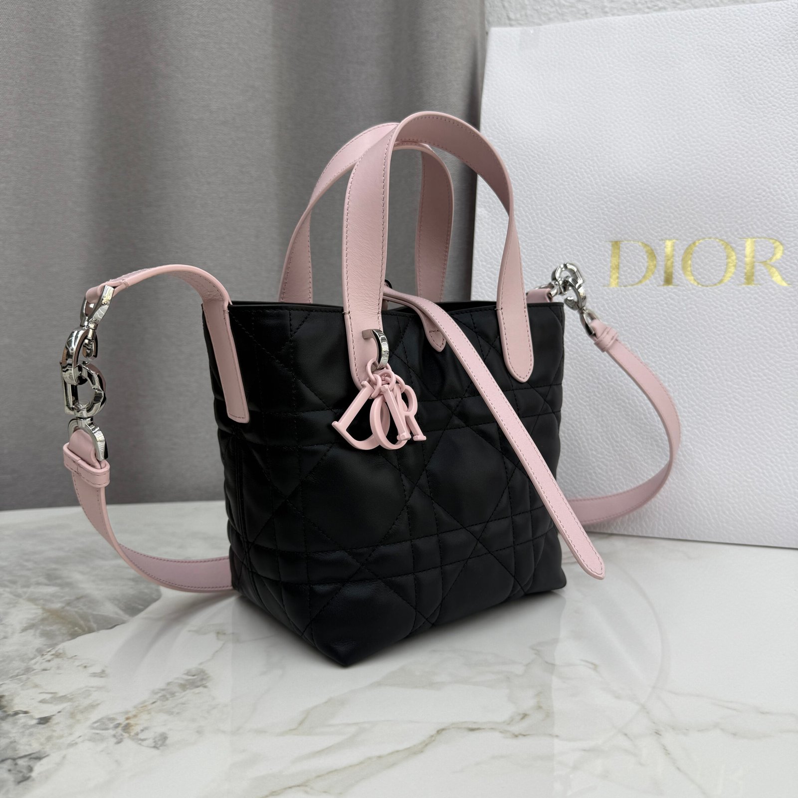 Bolso tote vertical pequeño Dior Toujours - Imagen 2