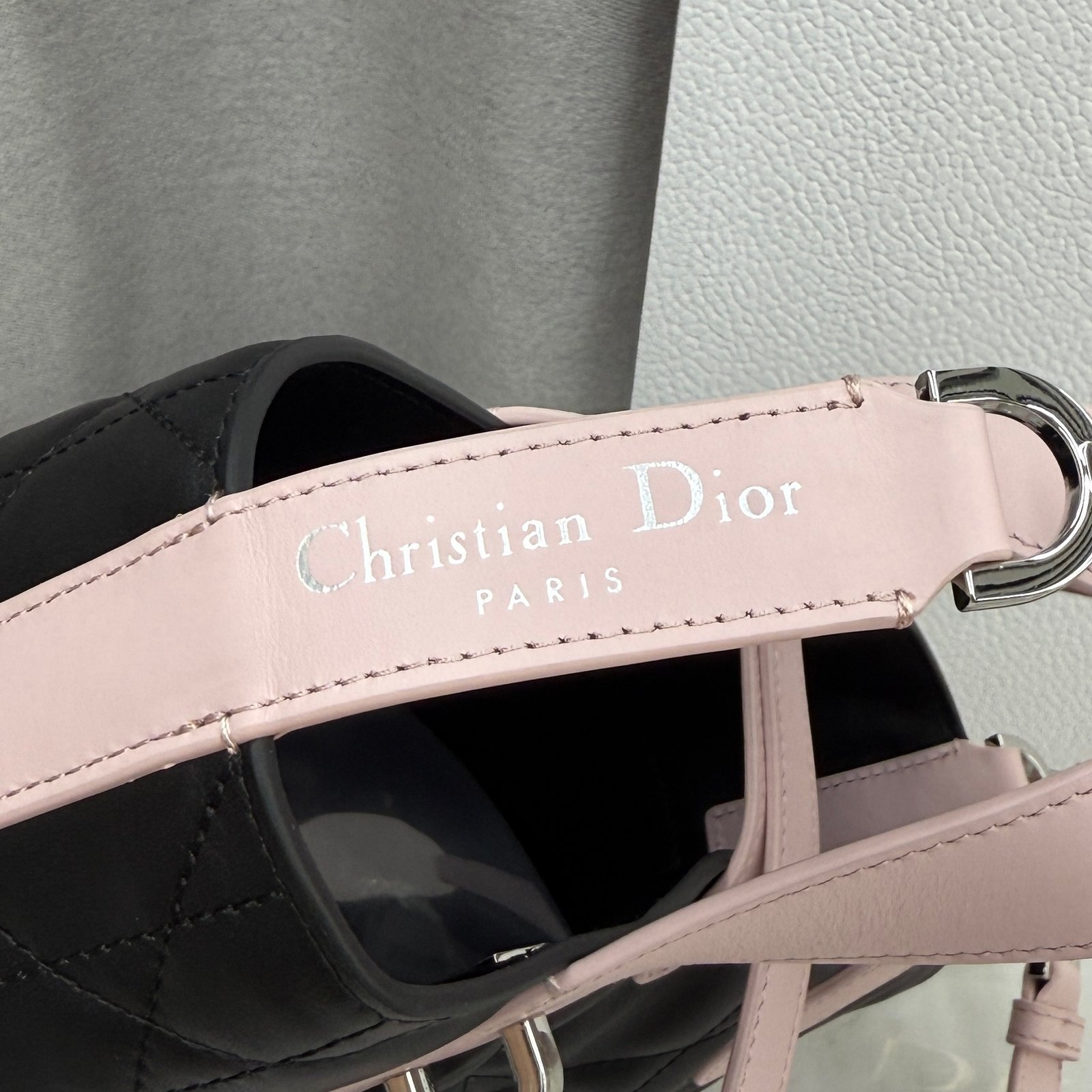 Bolso tote vertical pequeño Dior Toujours - Imagen 5