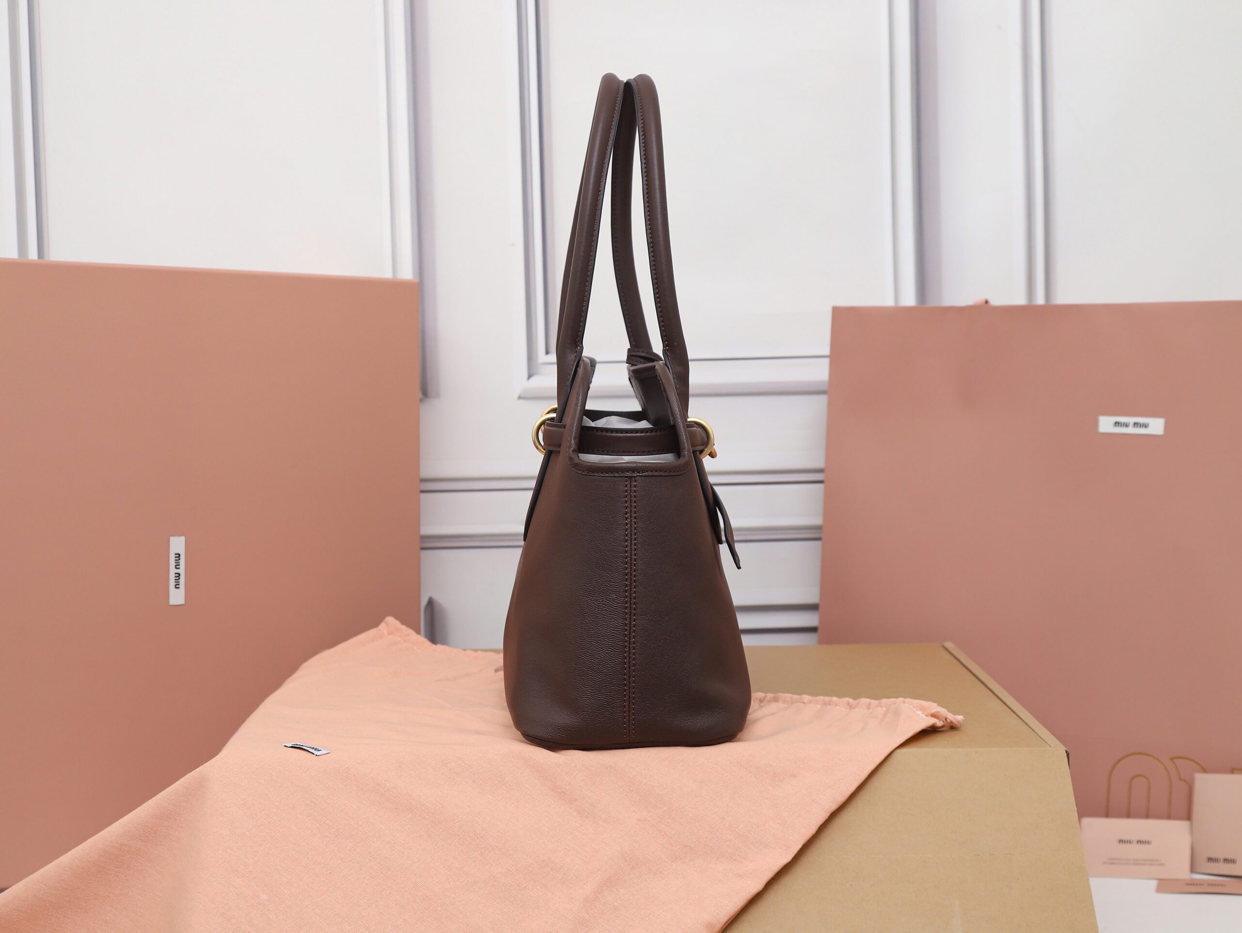 Bolso Aventure de napa Miu Miu - Imagen 3