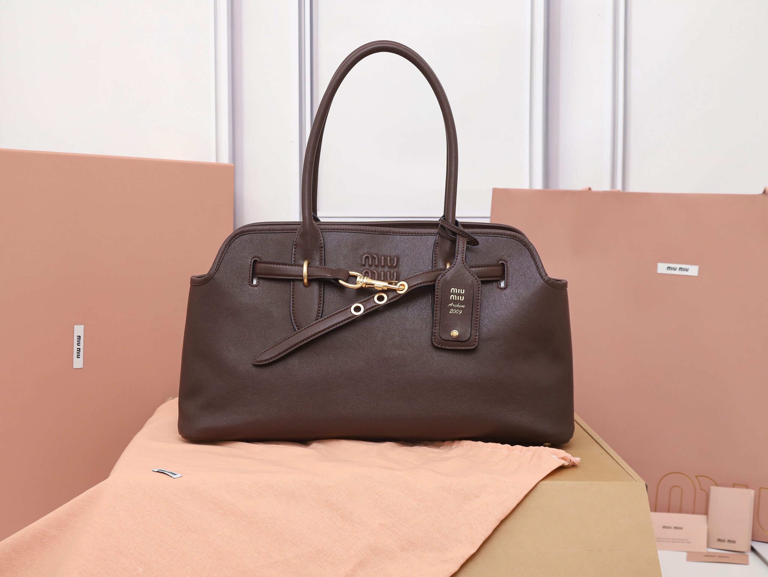 Bolso Aventure de napa Miu Miu