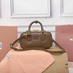 Bolso Arcadie de piel Miu Miu