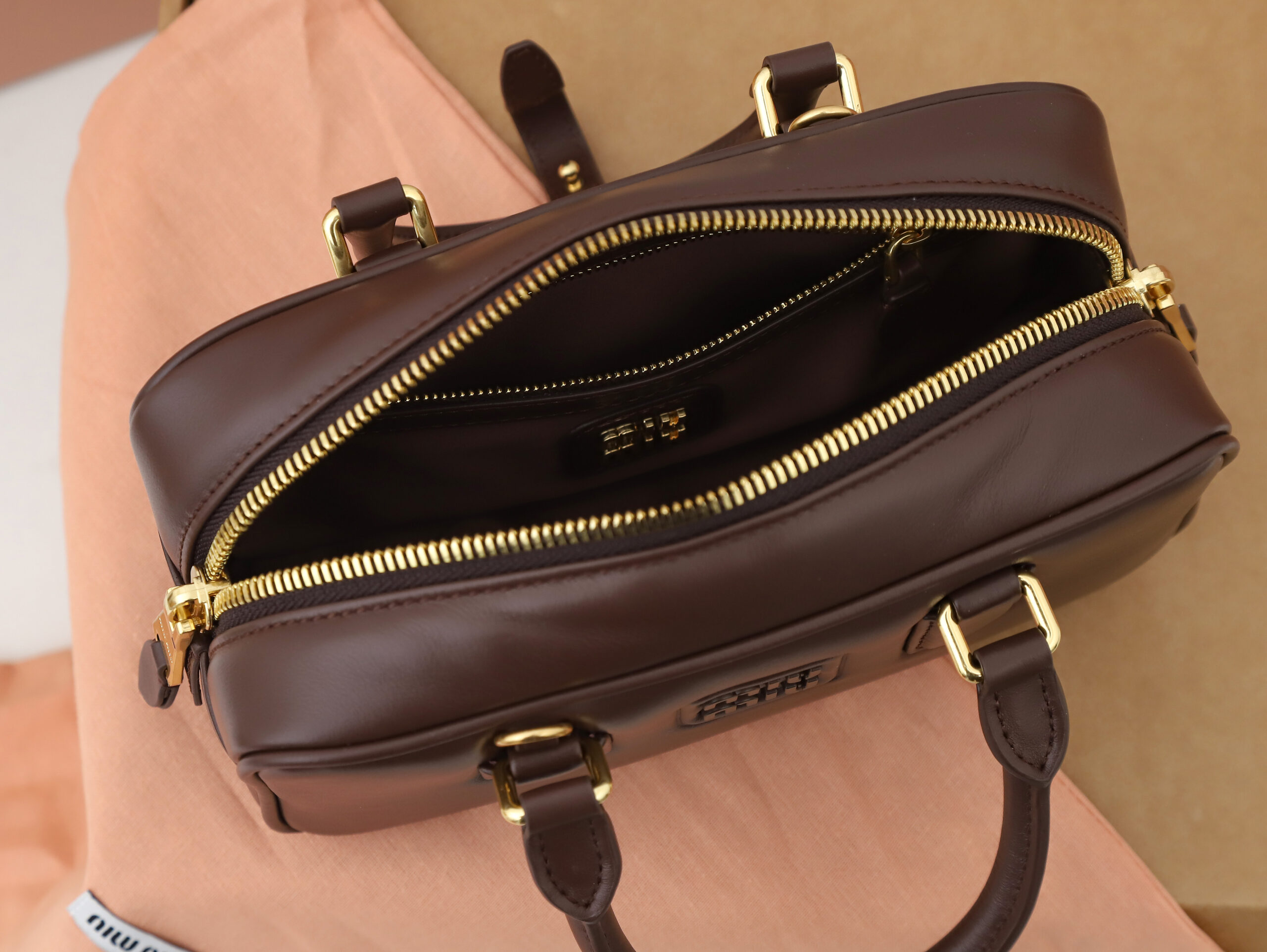 Bolso Arcadie de piel Miu Miu - Imagen 9