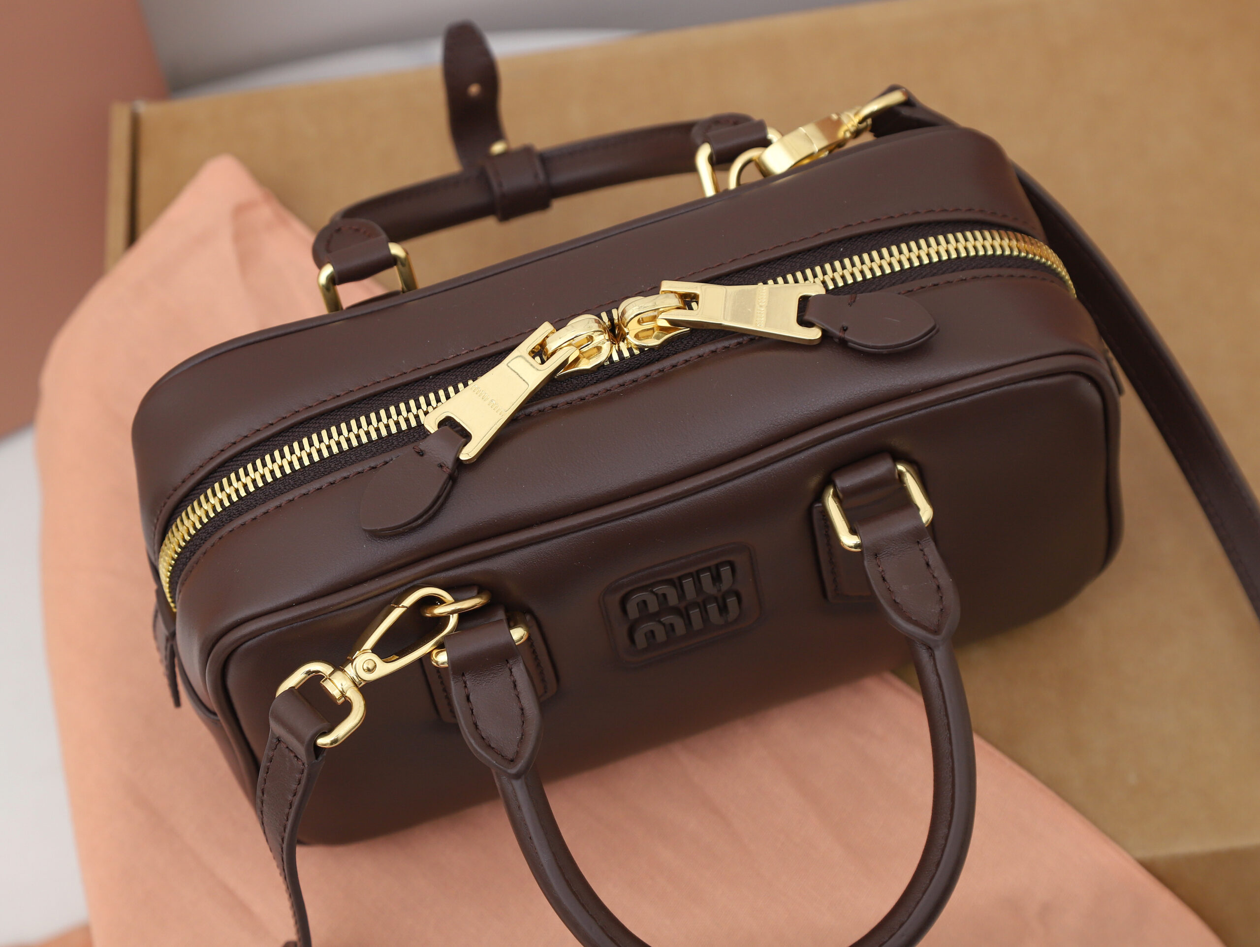 Bolso Arcadie de piel Miu Miu - Imagen 8