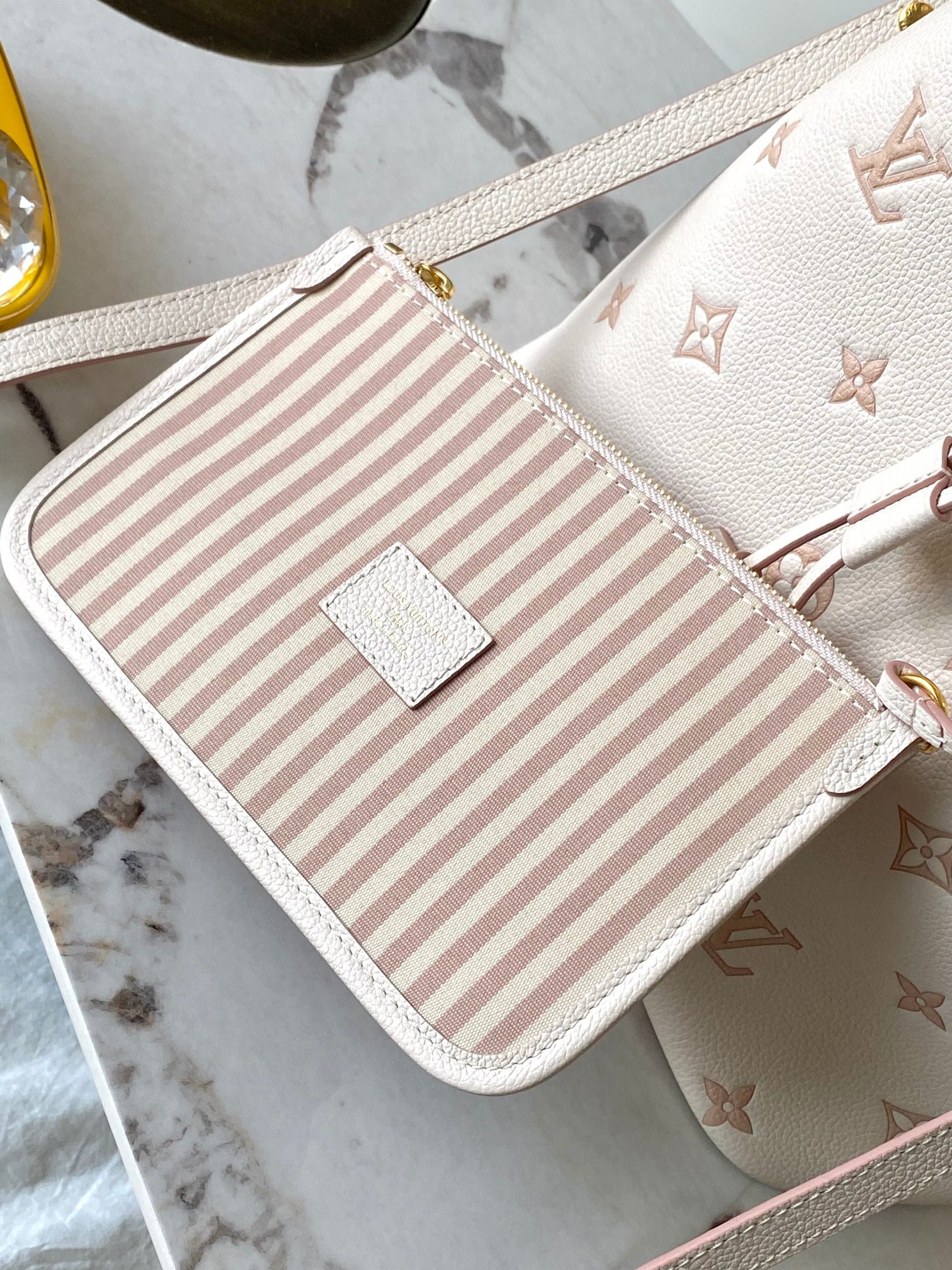 Bolso NéoNoé MM Louis Vuitton - Imagen 8
