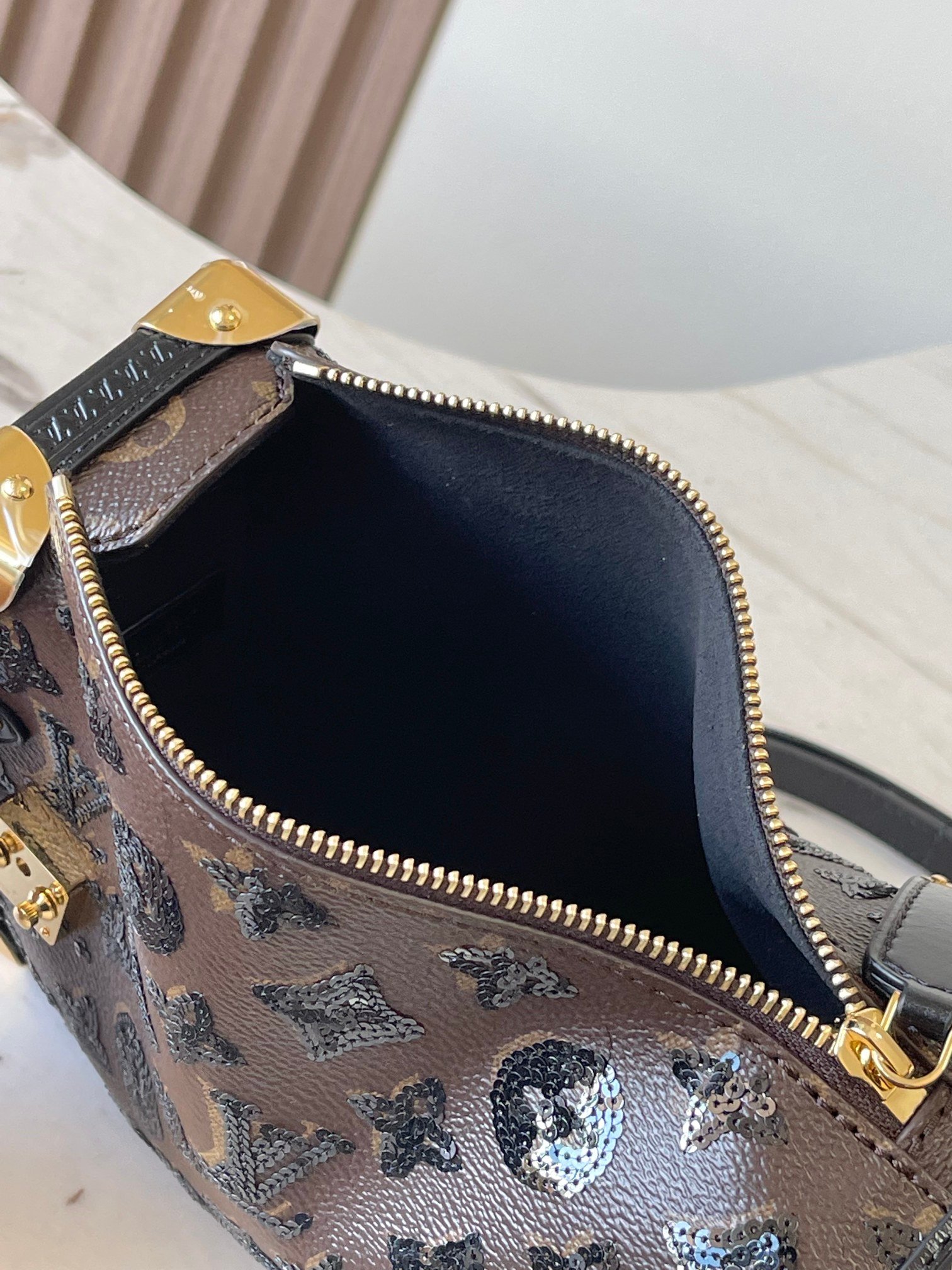 Bolso Side Trunk MM Louis Vuitton - Imagen 9