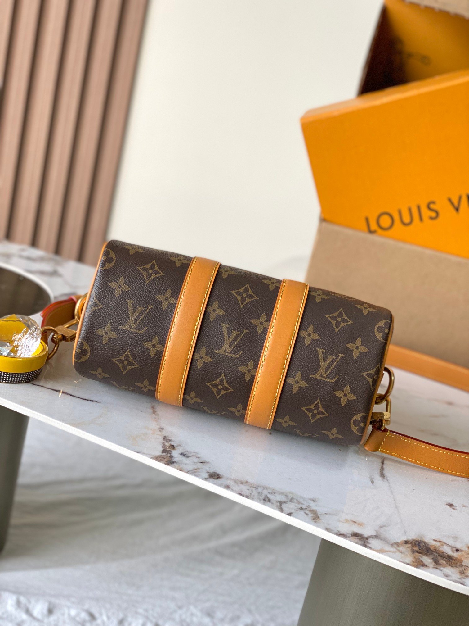 Bolso Keepall 25 con bandolera Louis Vuitton - Imagen 4