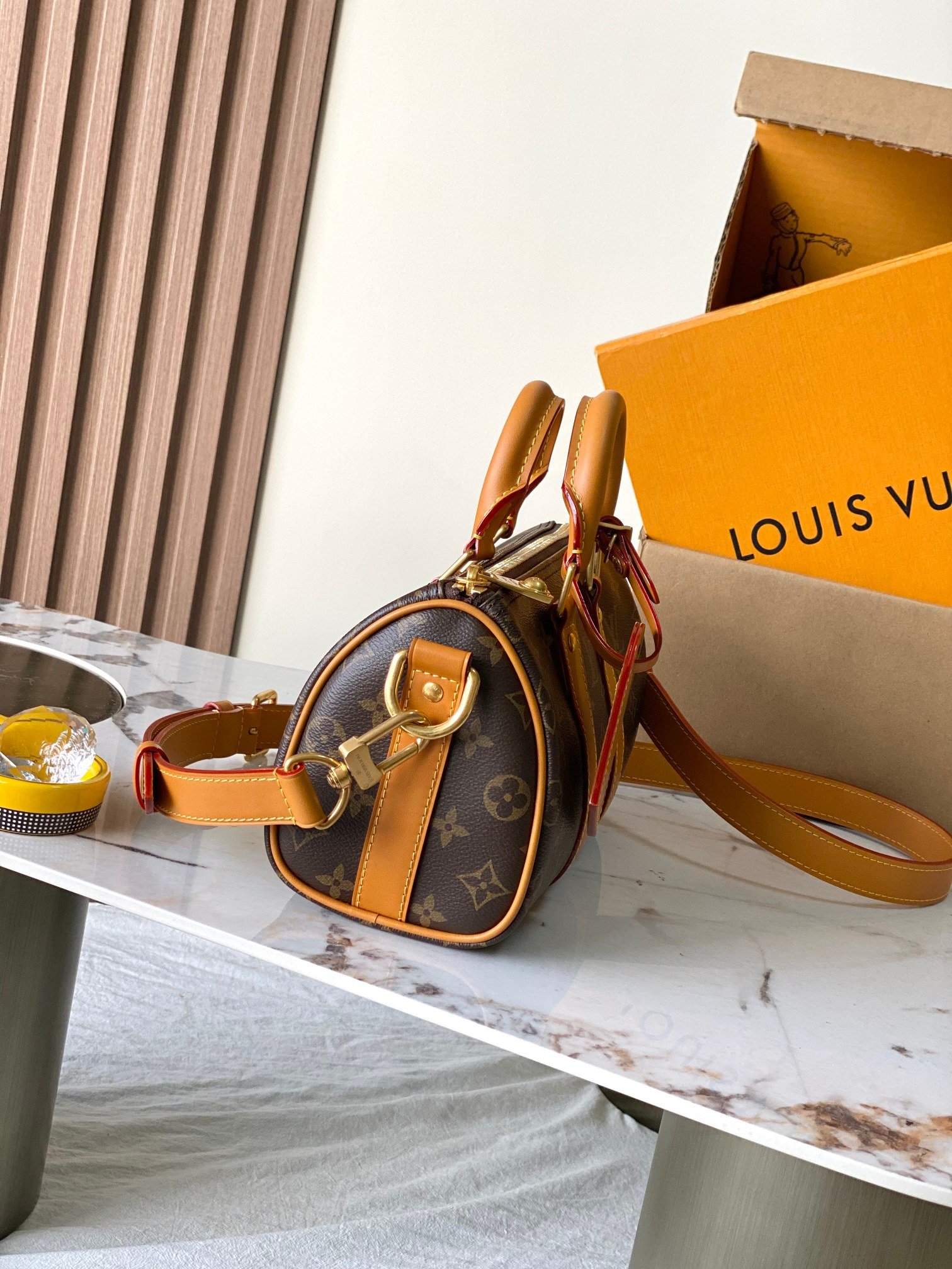 Bolso Keepall 25 con bandolera Louis Vuitton - Imagen 2