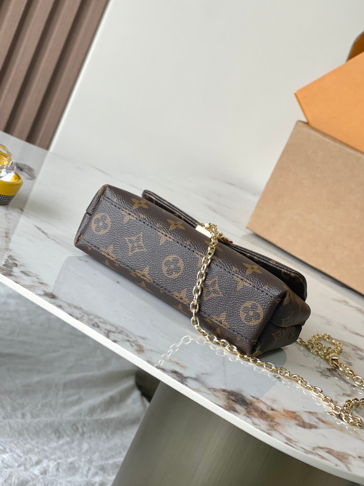 Bolso Nano Madeleine Louis Vuitton - Imagen 4