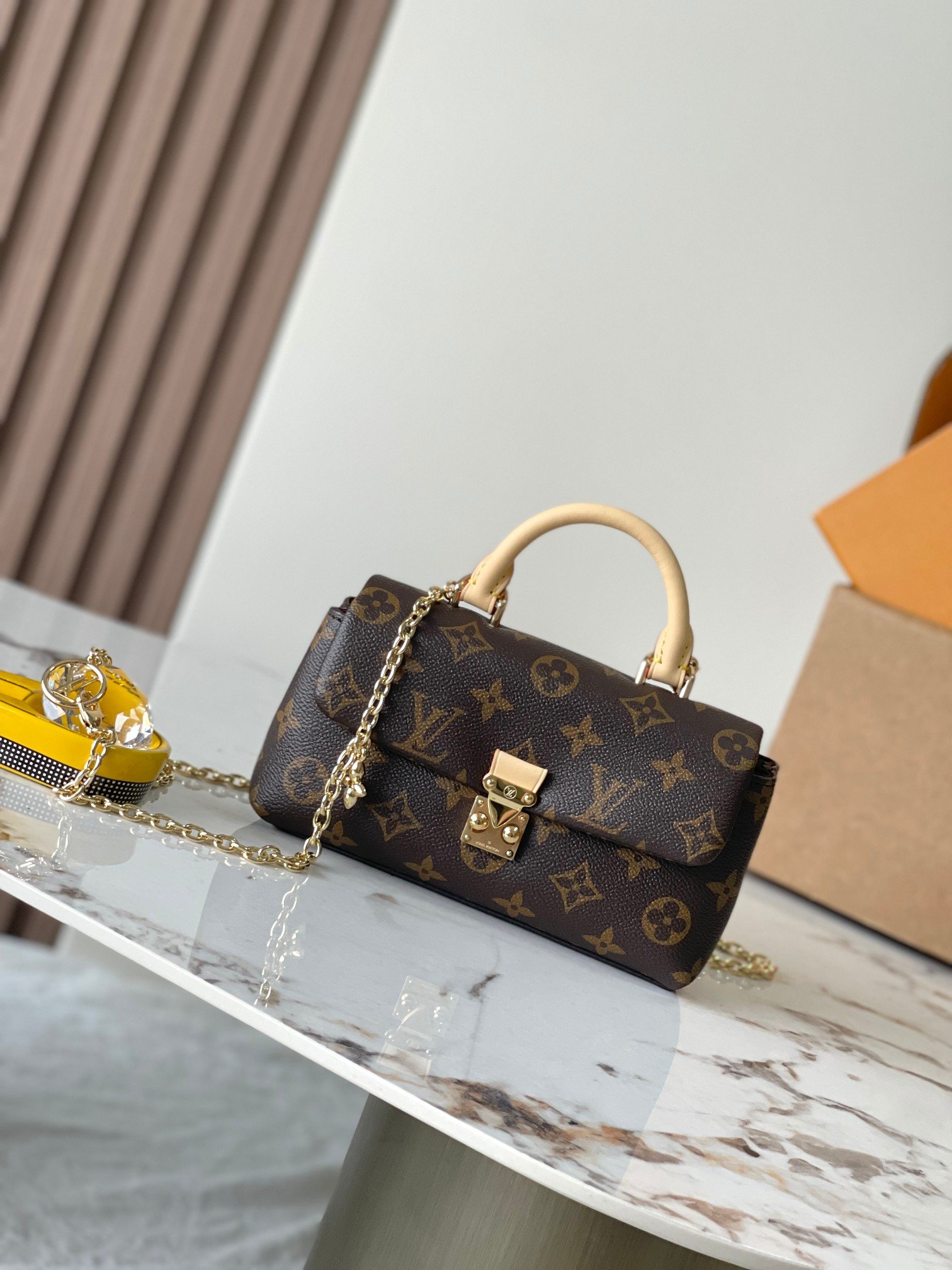 Bolso Nano Madeleine Louis Vuitton