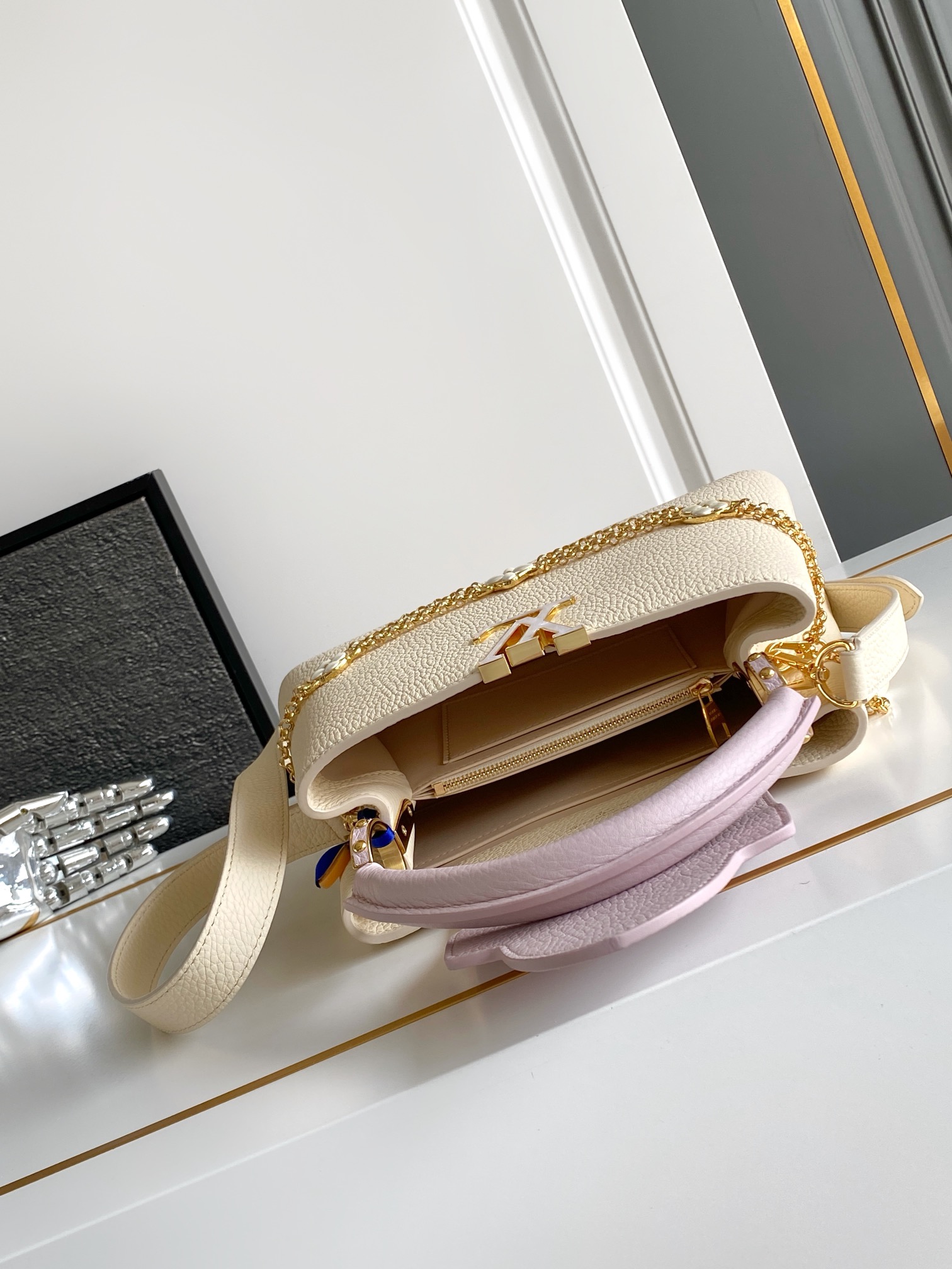 Bolso Capucines BB Louis Vuitton - Imagen 8