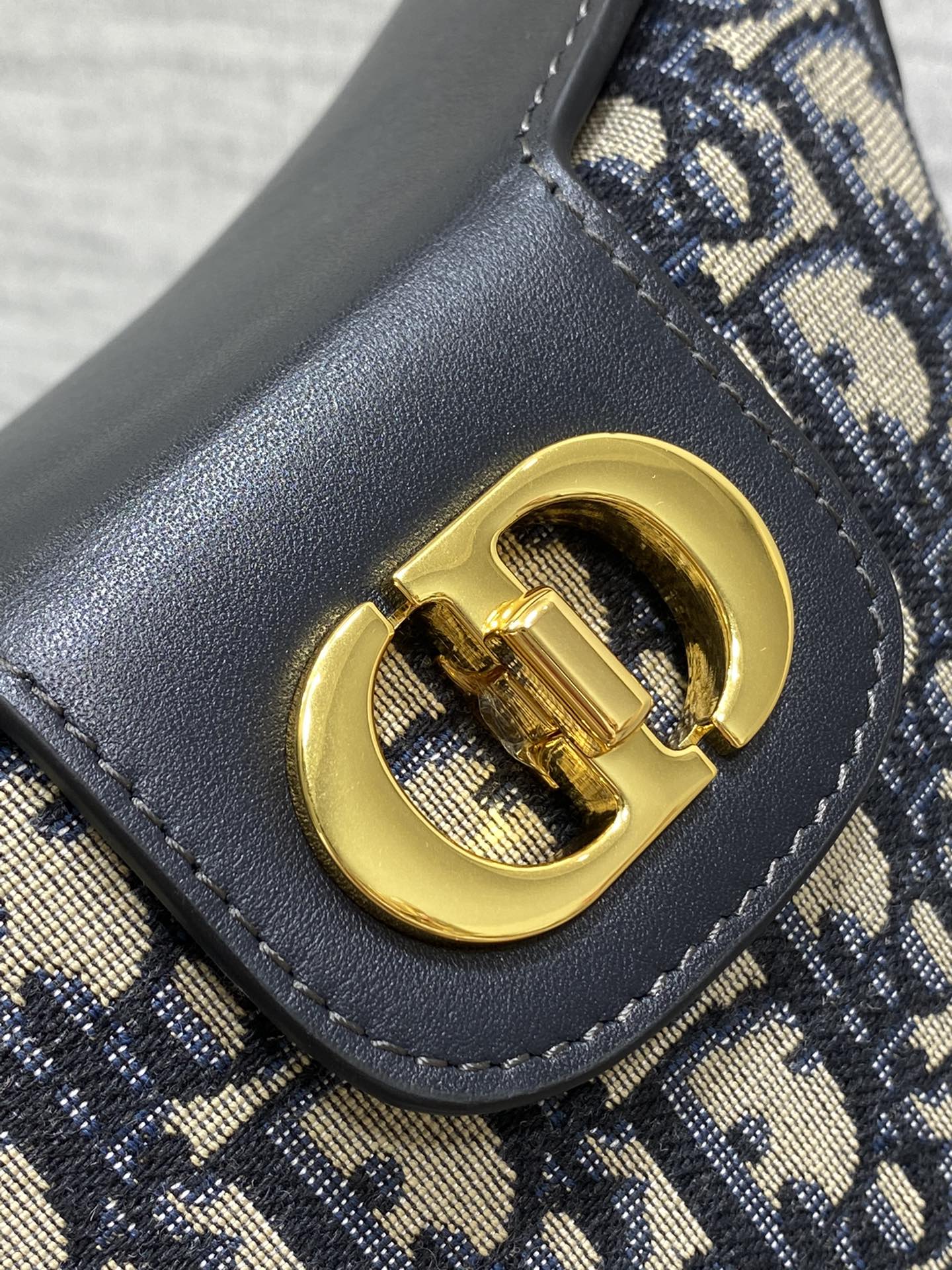Mini Bolso Dior Amber 30 Montaigne - Imagen 6
