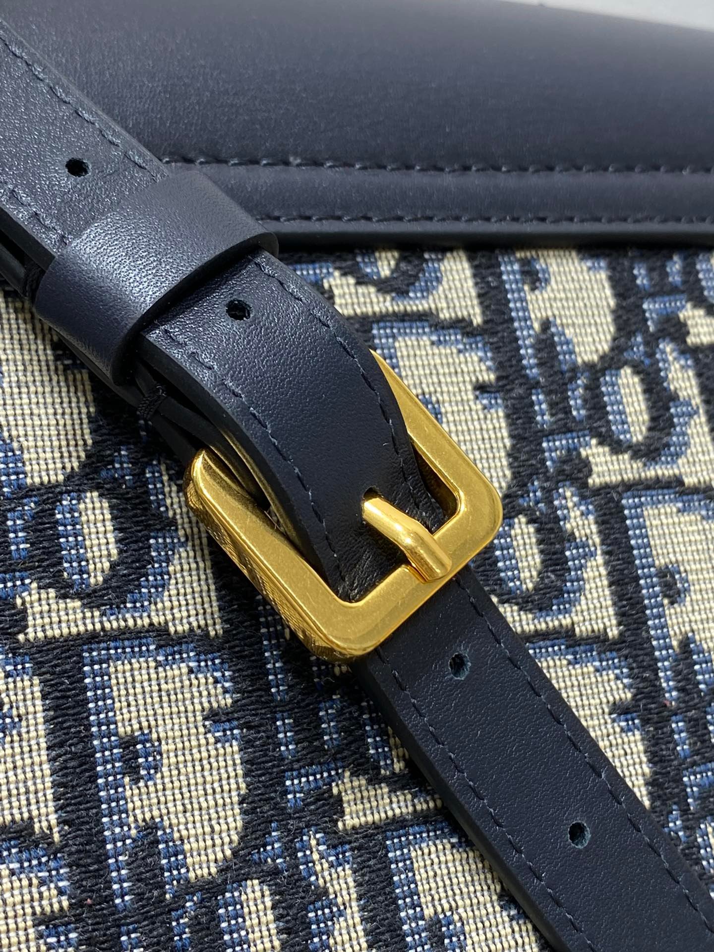 Bolso Dior 30 Montaigne Avenue East West - Imagen 6