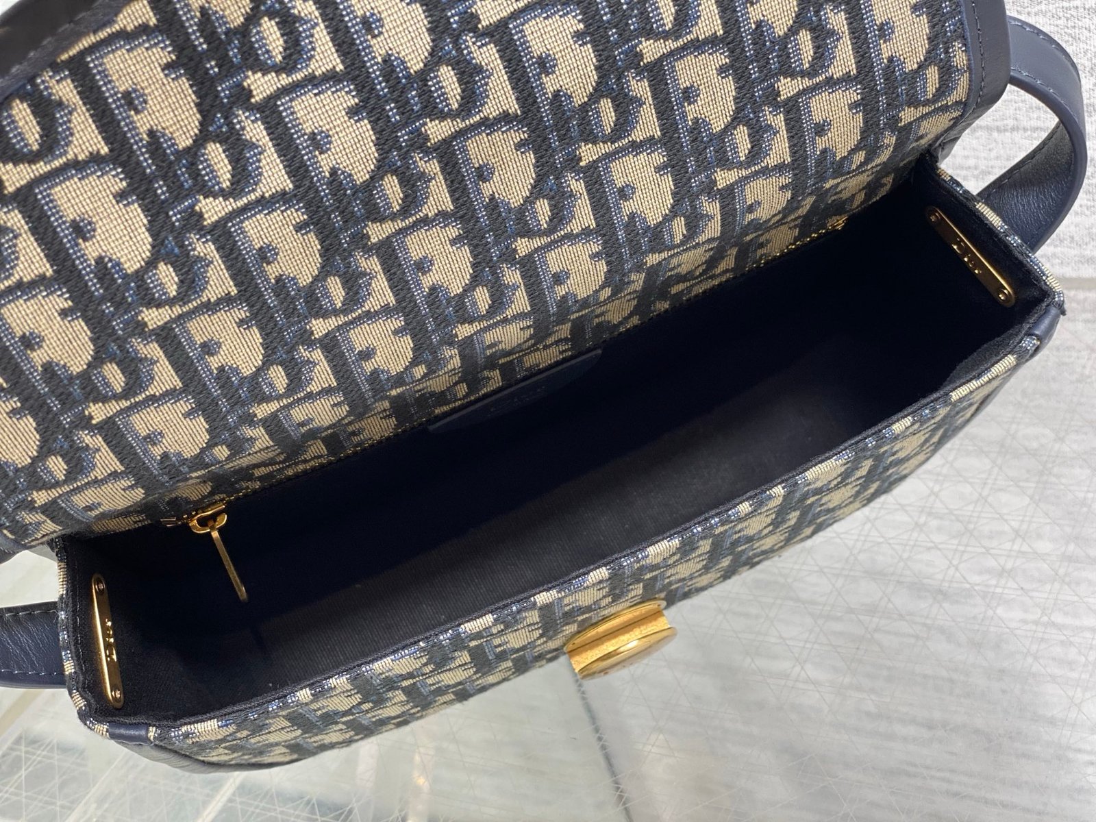 Bolso Dior Médaillon con solapa - Imagen 8