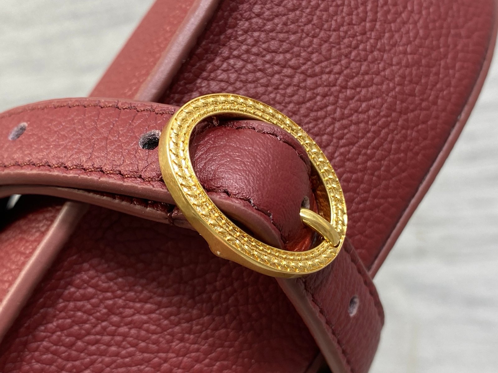 Bolso pequeño Dior Médaillon con solapa - Imagen 5
