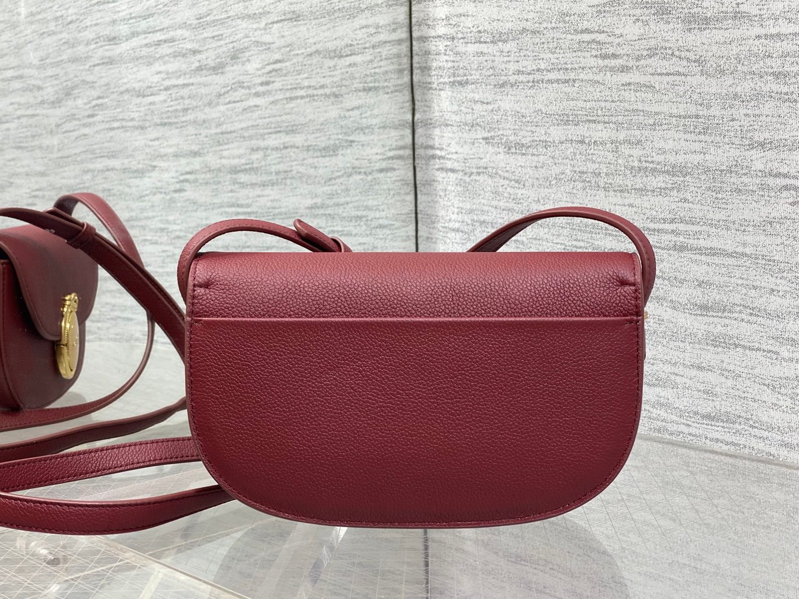 Bolso pequeño Dior Médaillon con solapa - Imagen 3