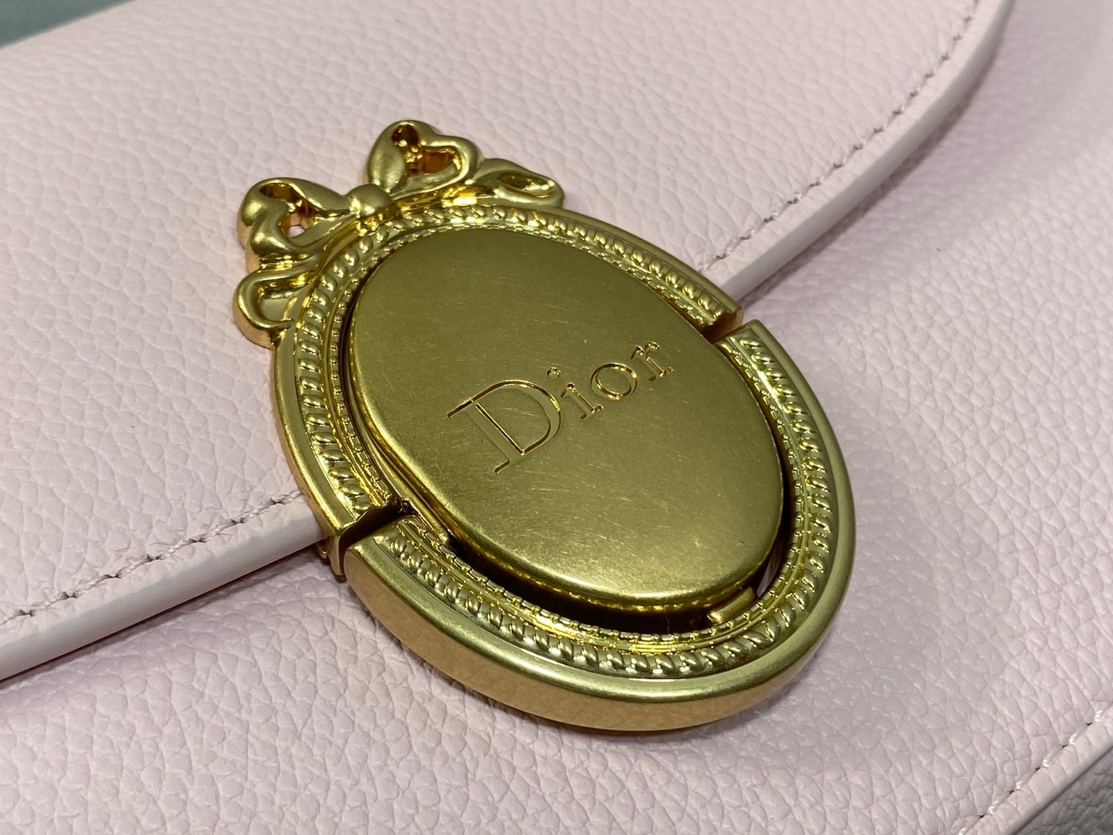Bolso pequeño Dior Médaillon con solapa - Imagen 4