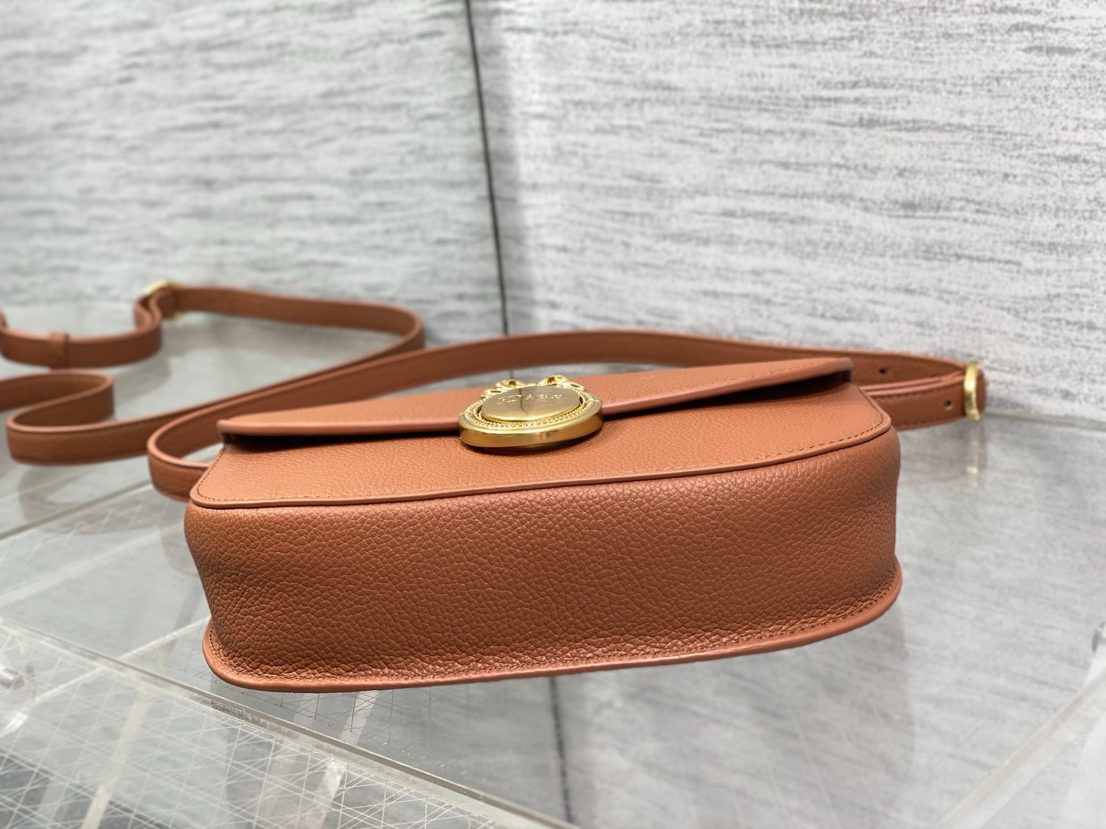 Bolso pequeño Dior Médaillon con solapa - Imagen 7