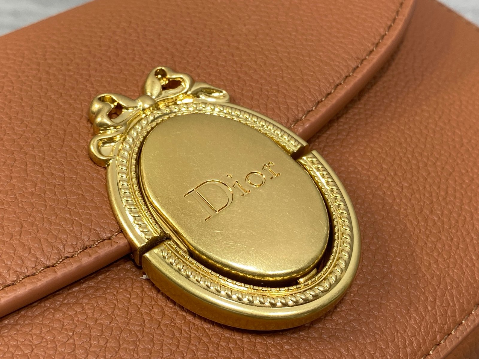 Bolso pequeño Dior Médaillon con solapa - Imagen 4