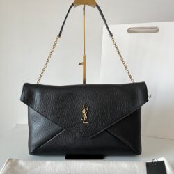 Bolso Pochette grande tipo sobre Cassandre YSL