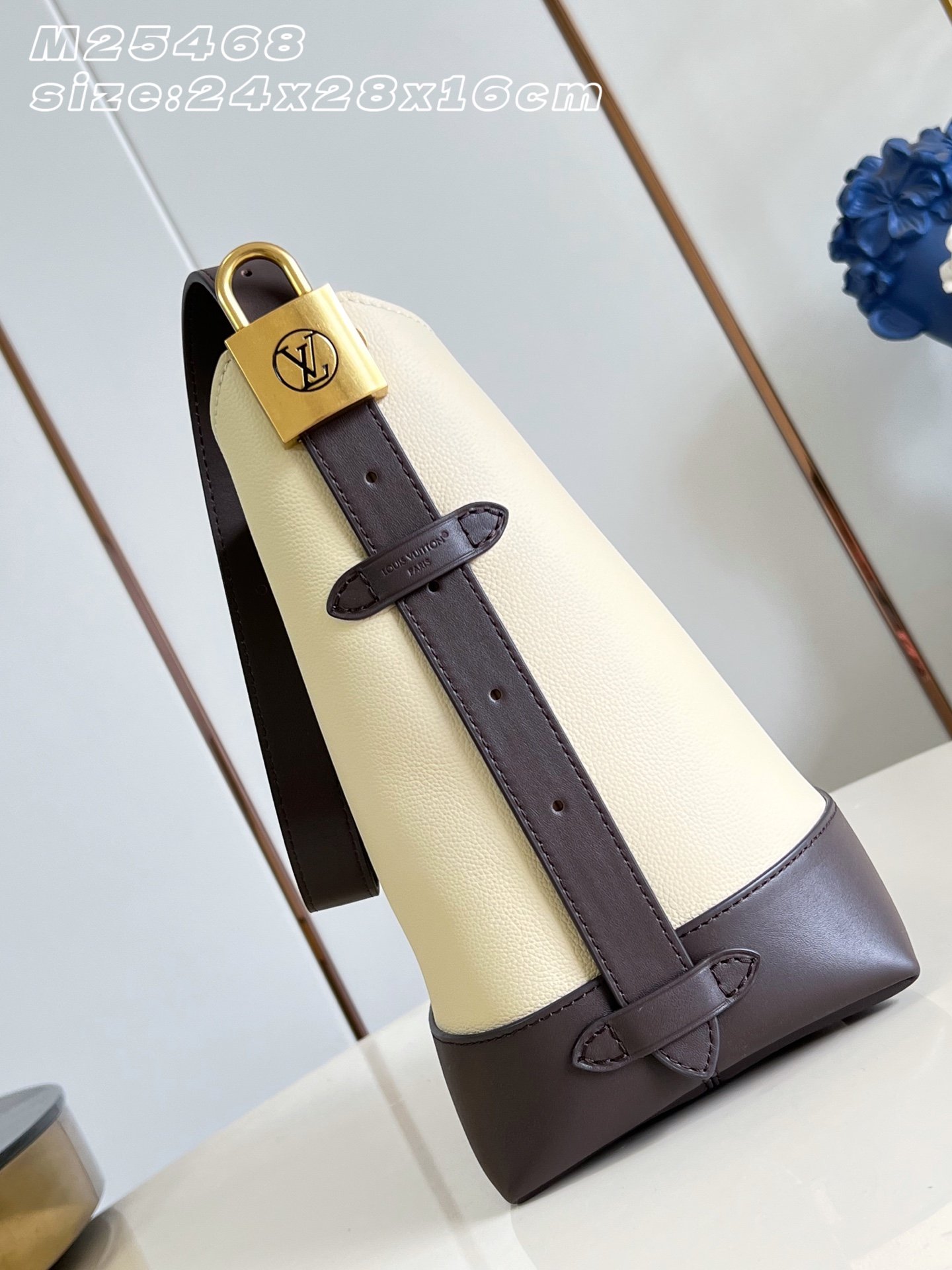 Bolso Low Key Hobo PM Louis Vuitton - Imagen 2