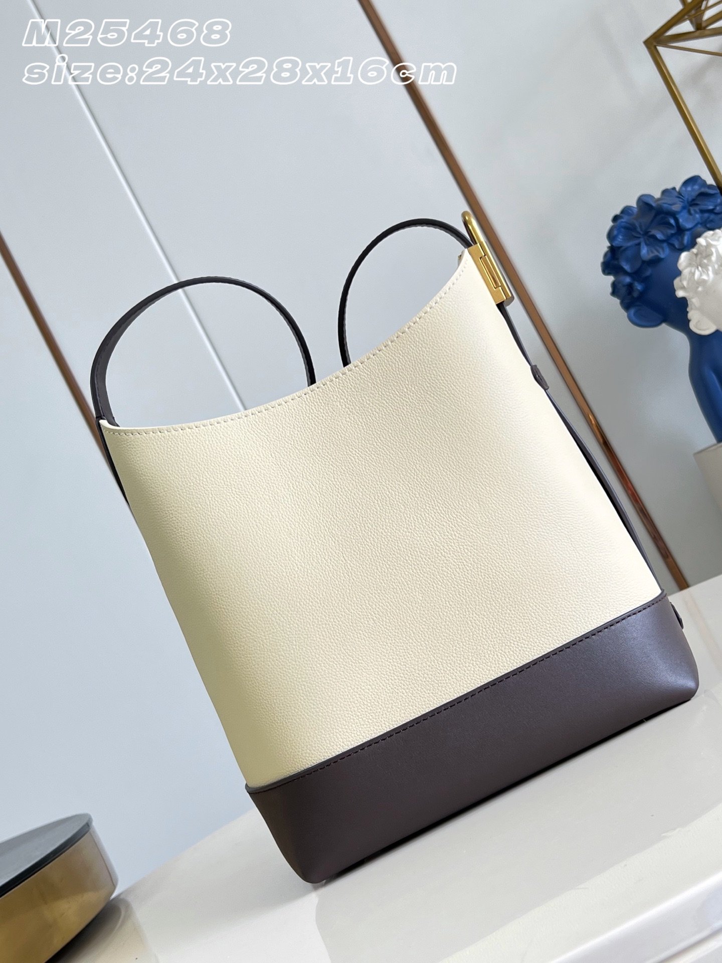 Bolso Low Key Hobo PM Louis Vuitton - Imagen 6