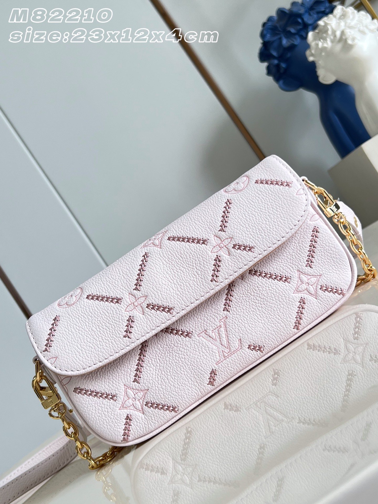 Cartera de mano Ivy con cadena Louis Vuitton - Imagen 2
