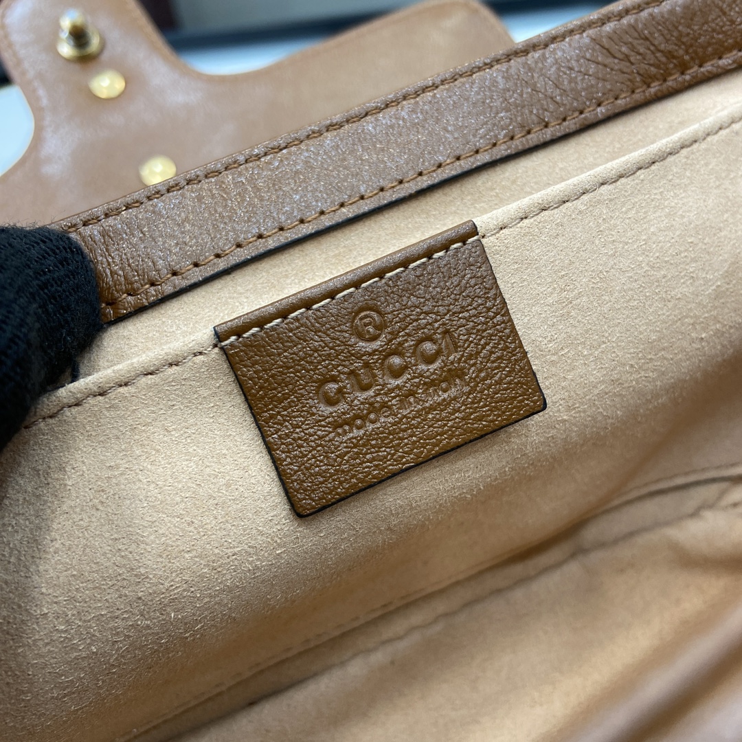 Bolso de hombro GG Marmont tamaño pequeño Gucci - Imagen 9
