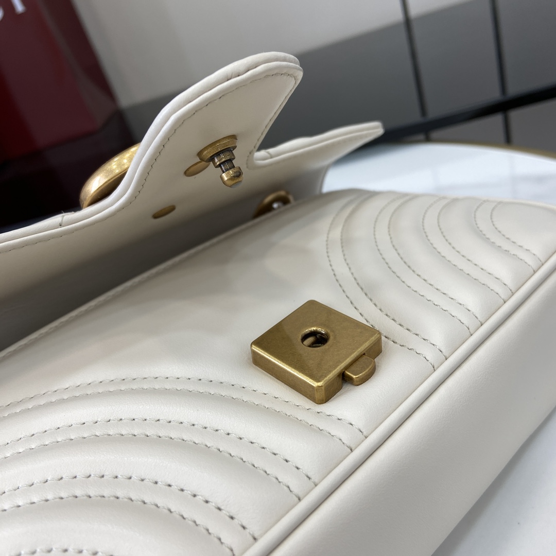 Bolso de hombro GG Marmont tamaño pequeño Gucci - Imagen 8